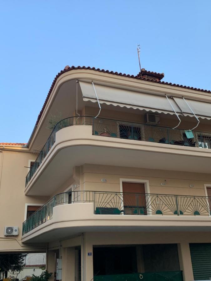 Divine Meteora Luxury Midtown Apartment カランバカ エクステリア 写真